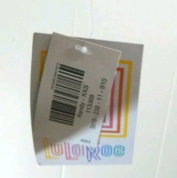 Lularoe Jack-o'-lantern Bat Randy Tee - Picture 4 of 5